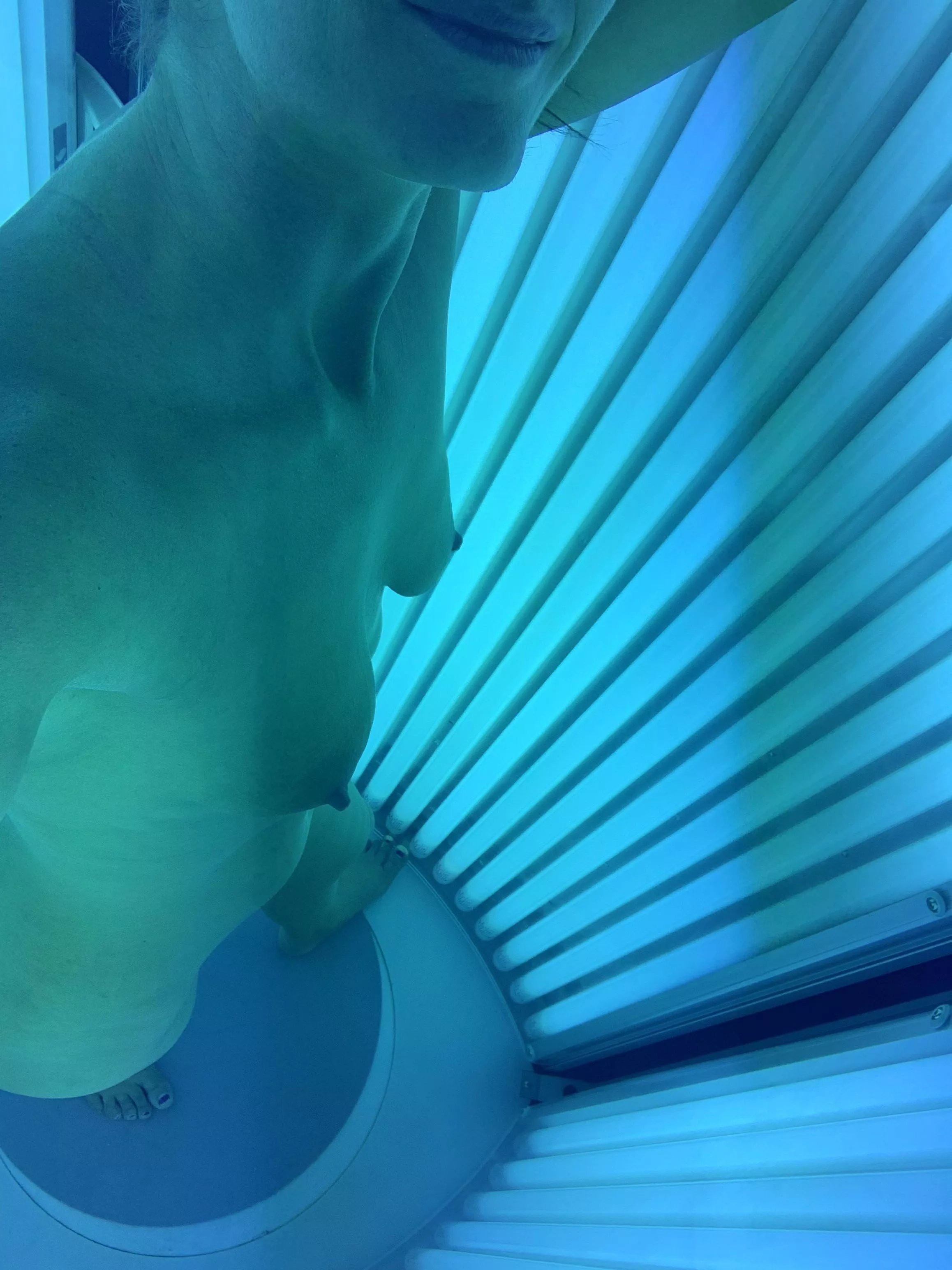 A little post workout tanning☀️[f] posted by qazy121