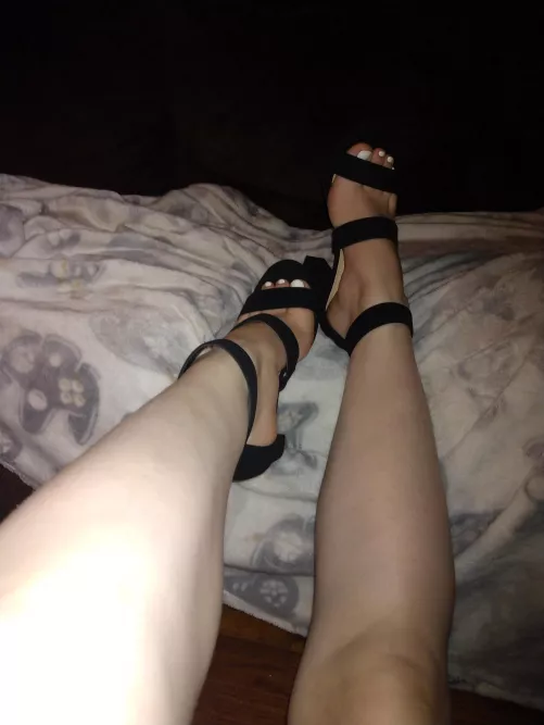 A little present, just for you. 💋 by Sweet_Barefeet