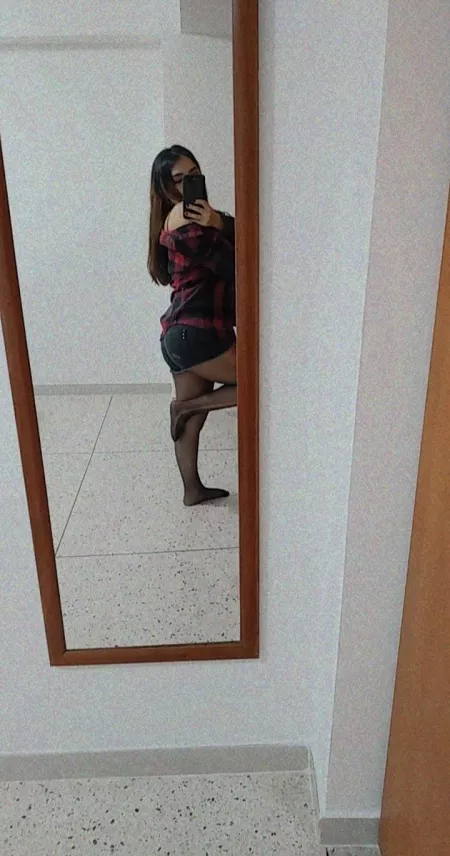 a little throwback... i love wearing tights! by nyxxpng