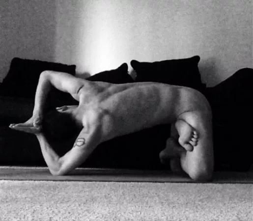 A little twist with my lotus pose by somethingpositive5