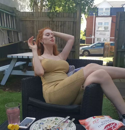 A me anything! talk dirty about her in DMs. by bullmeup