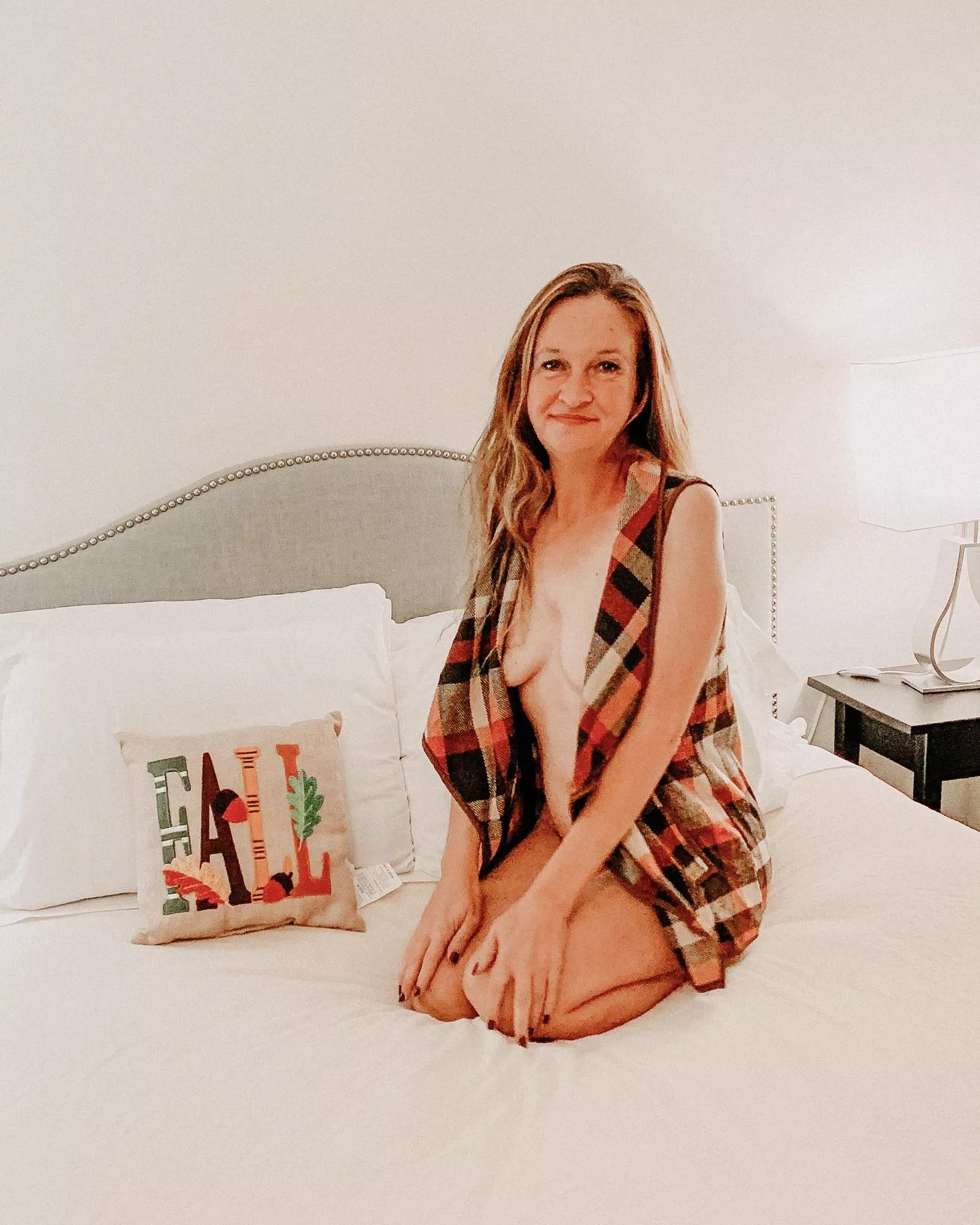 A MILF in her natural hunting grounds. posted by _wildlifemama_