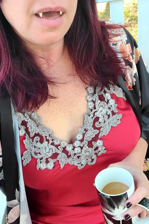 A modern, daytime vampire by NeedABossLikeHey