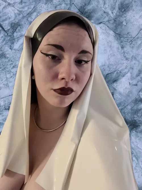 A new latex hood, can't wait to pair it with an outfit!!💋💋💋💋 by lil_seamonster