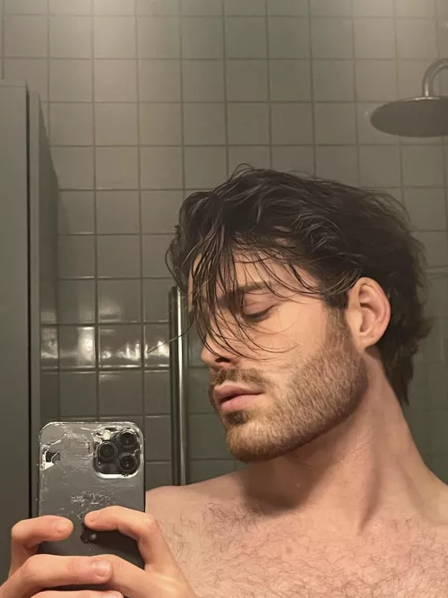 A New Years kiss? Nah just spit in my mouth by Asterike