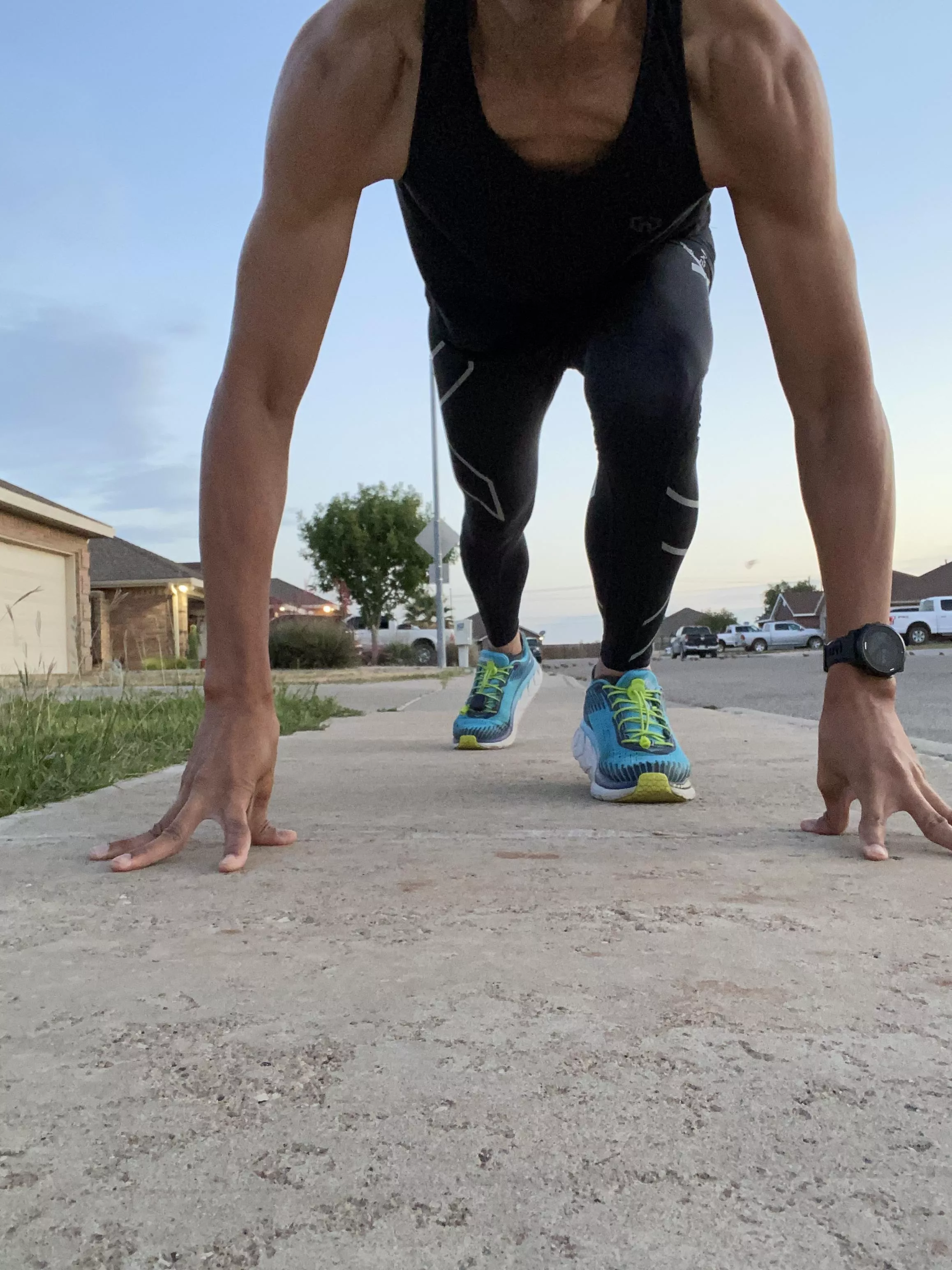 A paced 6-miler to start the week. Have a great one, bros! posted by CoachTJTeam