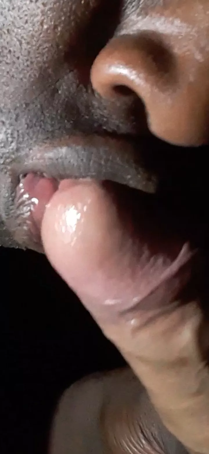 A passionate kiss, Kiss the one you Love. posted by ikravekum