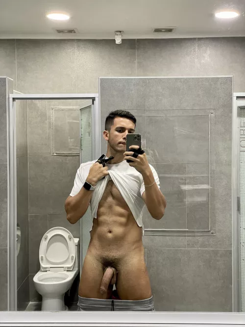 a photo in the gym bathroom before training 😈 by AndresGuedez0