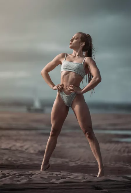 A powerful woman stands before you 💪🏼 by mercedesthedancerx