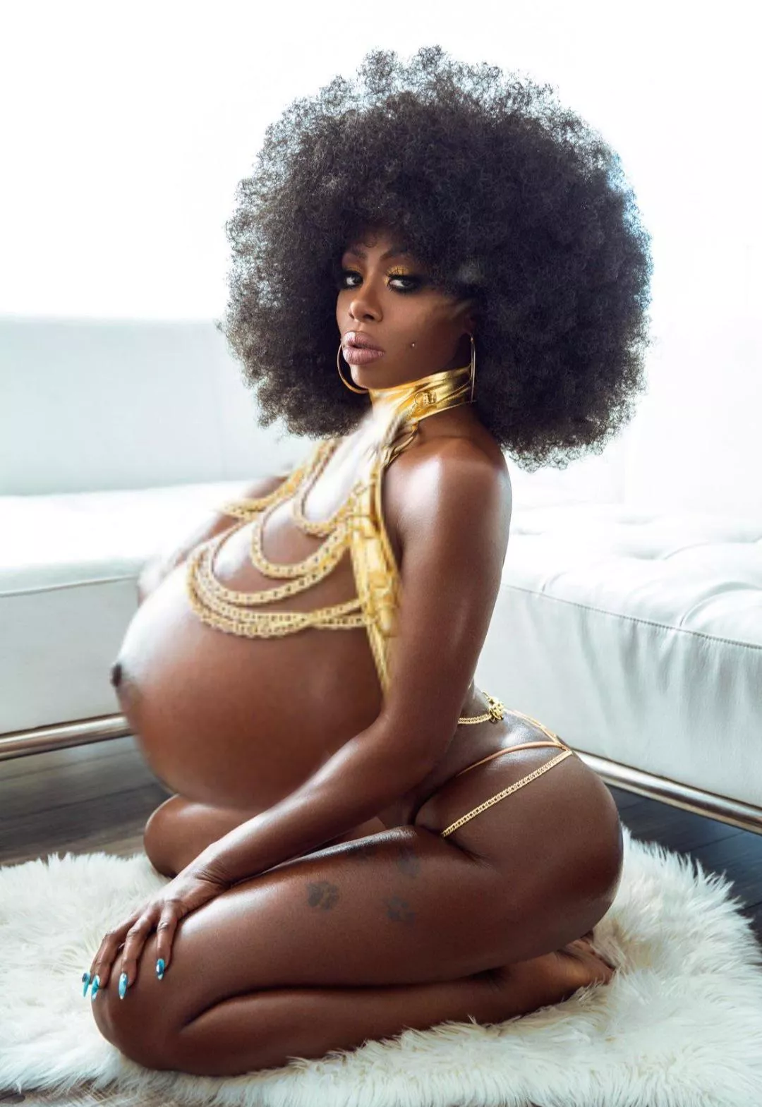 a queen posted by throwaway2334771