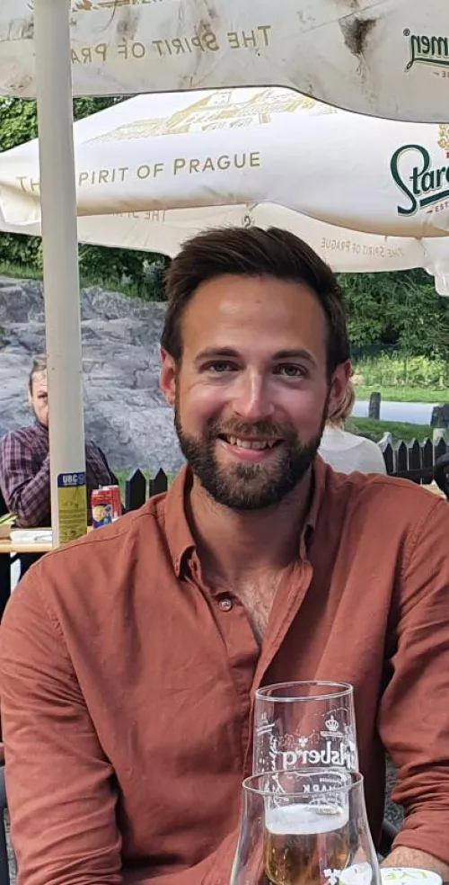 A rare pic of me showing teeth 😬 by Swelejas