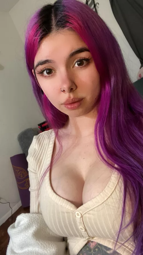 A recent selfie, a bit innocent until you discover me online 😘🖤 by babyluci666