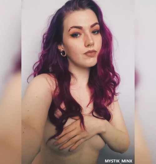 a recent selfie, hello!! 💕 by MYSTIK_MINX