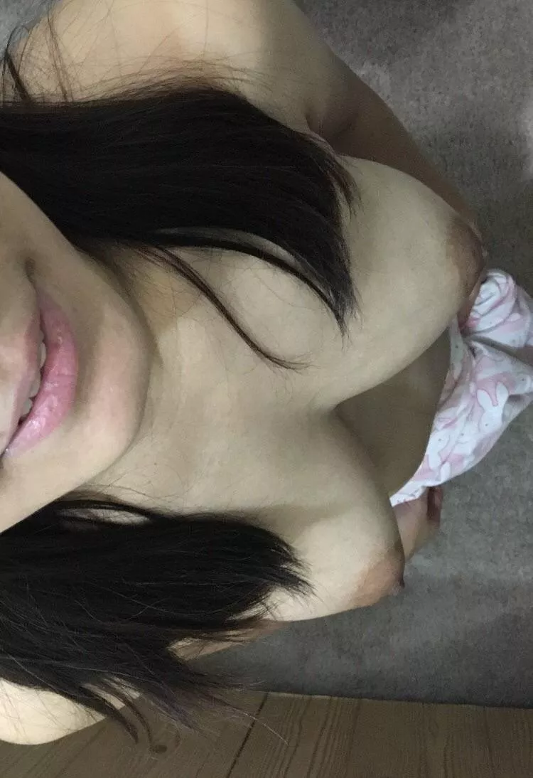 A repost. I love this angle. Looking up asking for permission to put his cock in my mouth. I always ask their permission ❤️Myra posted by Ezboyt