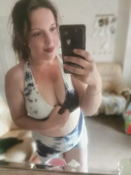 A smile a day doesn't keep me away 😉 by WetnwildJJ