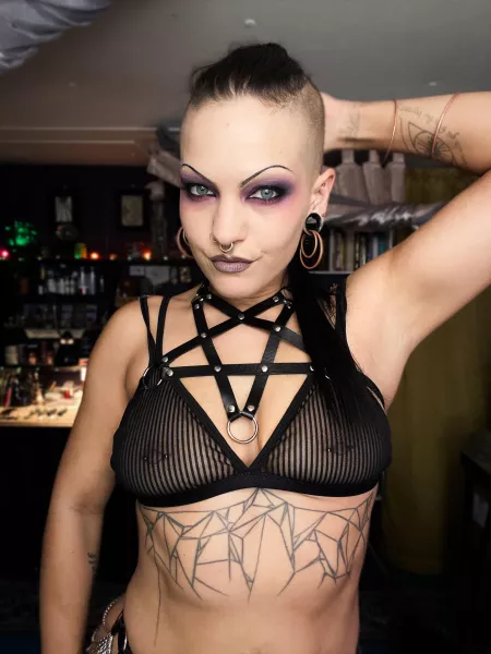 A soft goth makeup look for you 😌💜 by NightSatellite