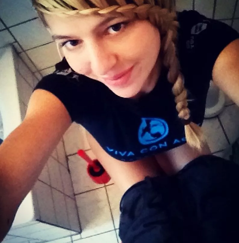 A toilet selfie posted by CatpainTpyos