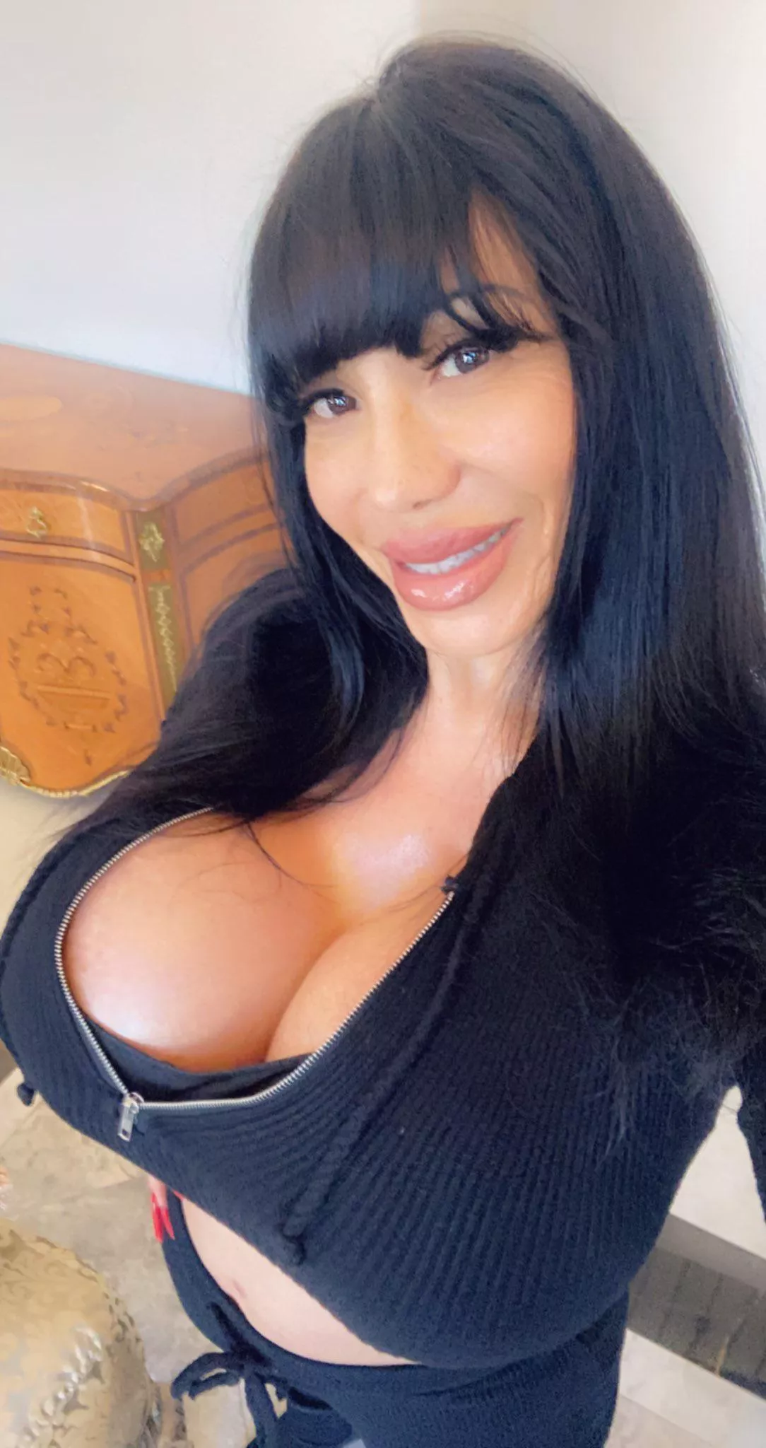 A true bimbo 100% of the time posted by Fancy-Draw-5664