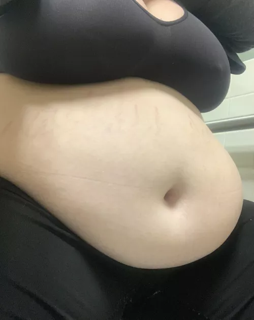 A weekend full of stuffing does the belly good 😋 Trying to gain even more 🤭 by ashleyeats2245