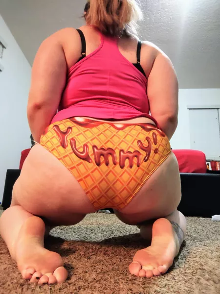 A whole curvy snack 🥰 by RopeBunnyRebbie