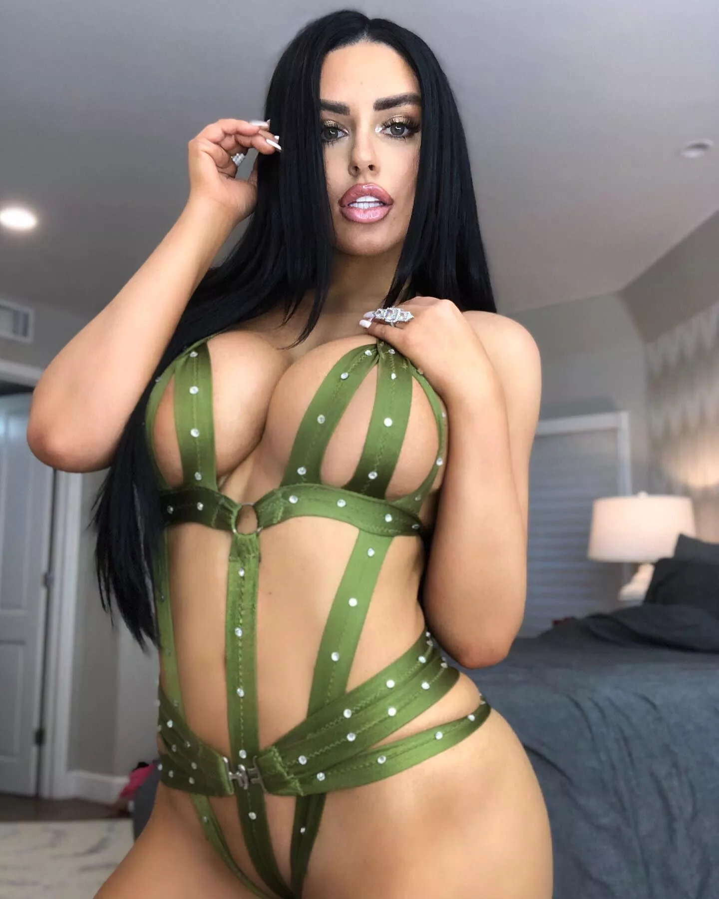 Abigail Ratchford posted by 0rangee3
