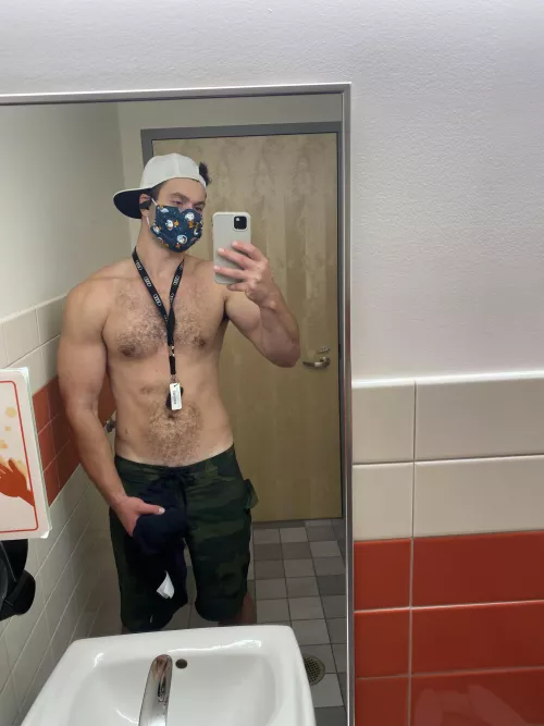 About to burn off this 🦃 and get back to the mf zyzz by hungboarder