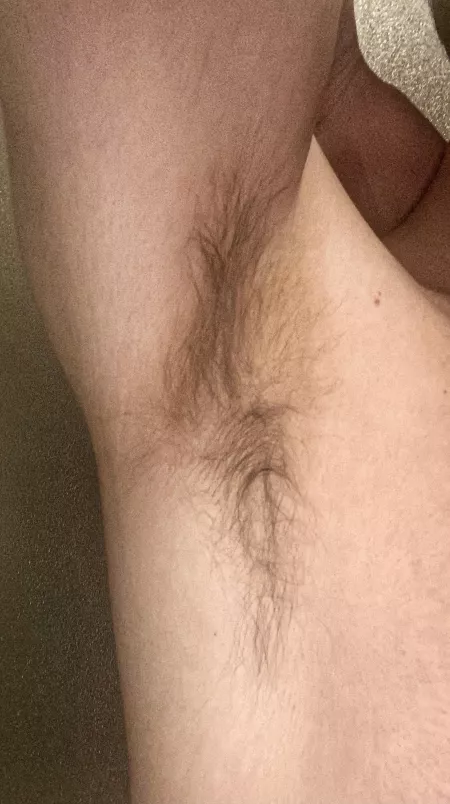 About to get a shower… by yosubmarine