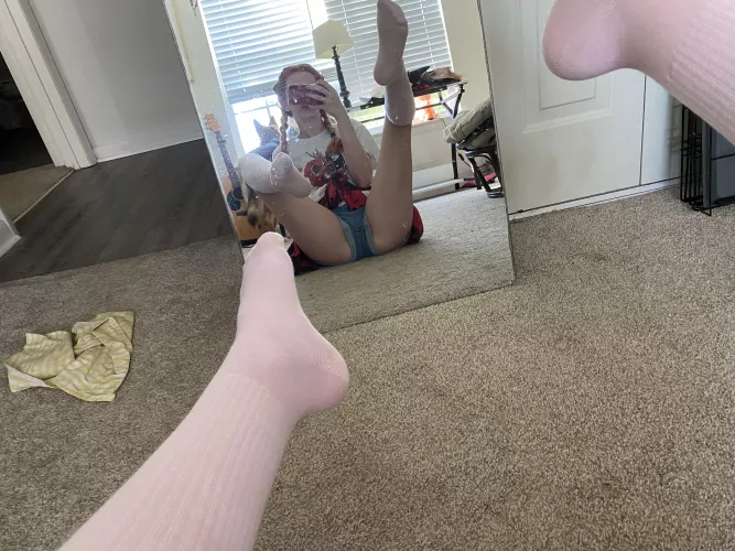 About to go skating with my new socks ❤️ [F] by totallyvapid