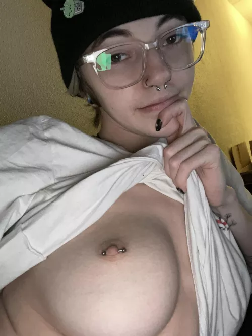 About to stream some dead by daylight soon🖤 by ERASEDWeeaboo