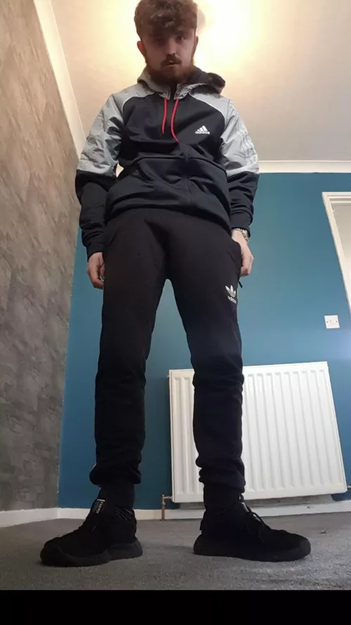 Abouta take my trackies off and cum all over you 😘 by Hornyblair2001