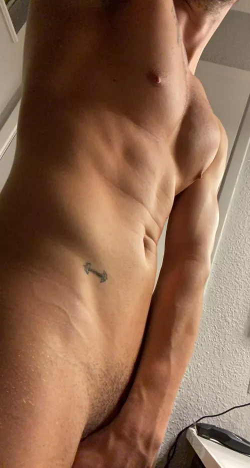 Abs finally looking okay lol by Chase-london