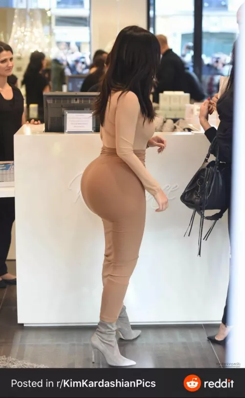 Absolutely mesmerizing by fjsenfr43nr34