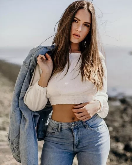 Absolutely sexy outfit by [deleted]