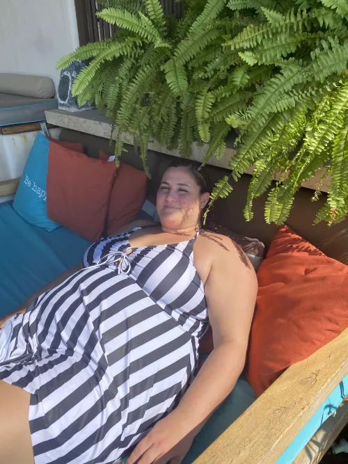 Absolutely stuffed on vacation by Sillyflag