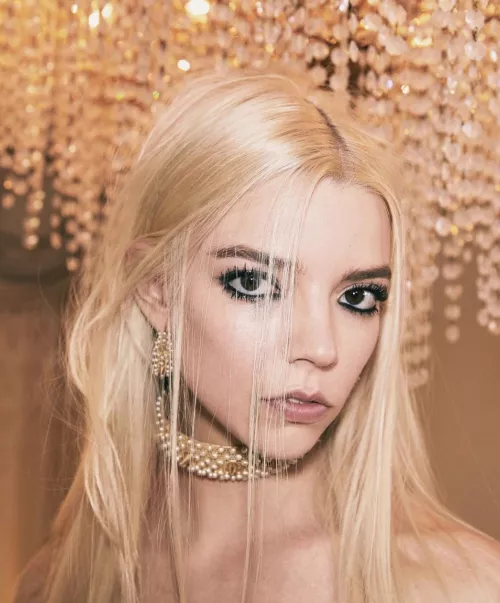 Aching for Anya Taylor Joy by qwertyuiop342