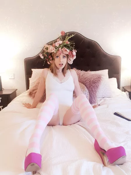 Addicted to the sound of belts unbuckling. F 37 by tracjk1