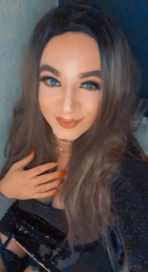 Adore my makeup and nails here ❤️ by Suspicious-Catch3112