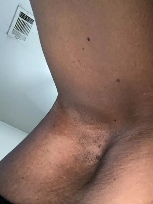 After a sweaty workout my pits needs licking by JayBate