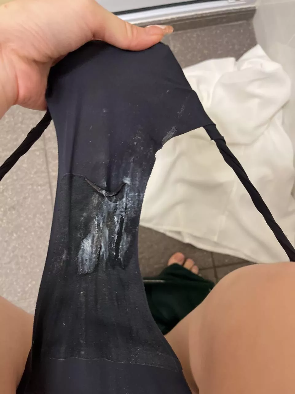 After I fingered my girl in the lift, someone got really wet 🤤 posted by TFBlueBird