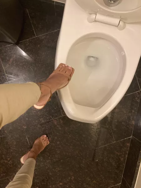 After this picture Someone cleaned my heel with there tongue 😜 by Xx__Breeziy