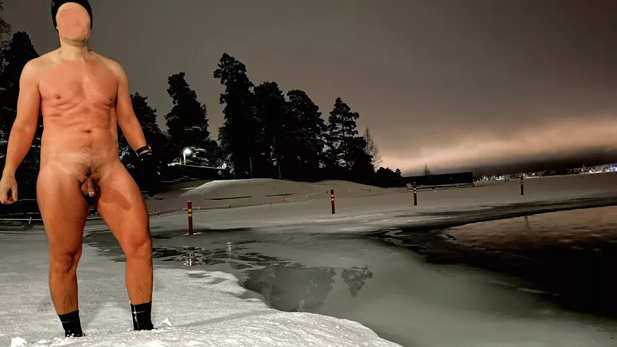 After work day a refresh session outdoors by Dikqu