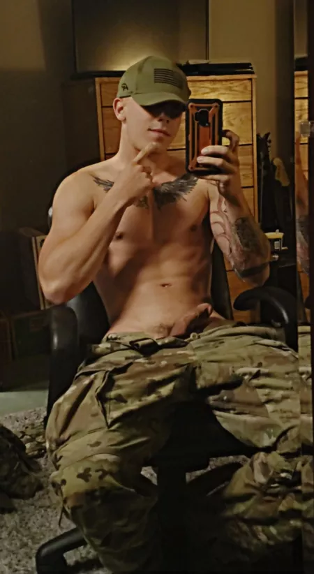 After work Friday night and nothing to get me hard. Shame. by thenamesbear