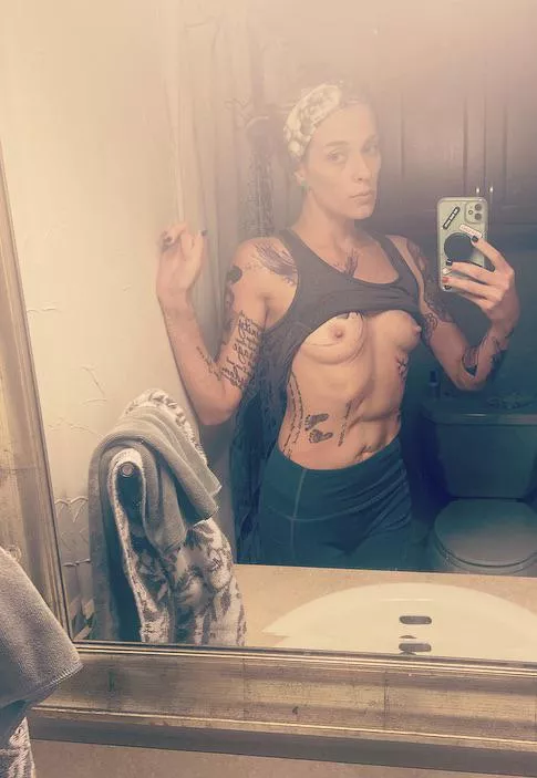 After workout selfies posted by bdsmqueen1993