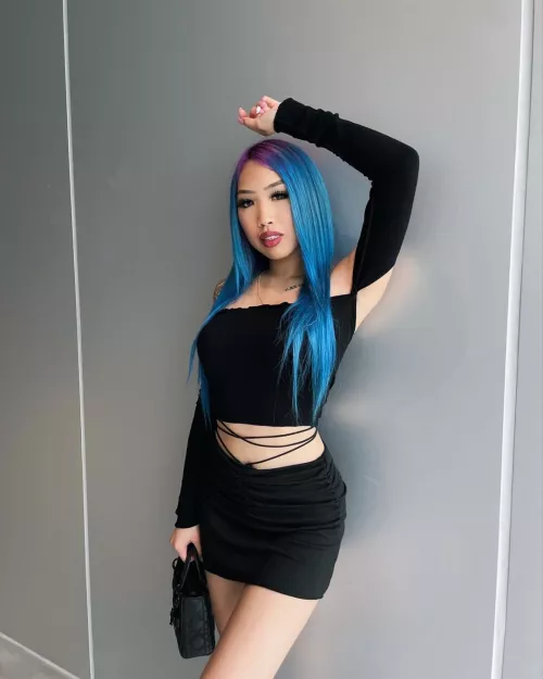 Against the wall by emeraldchain0