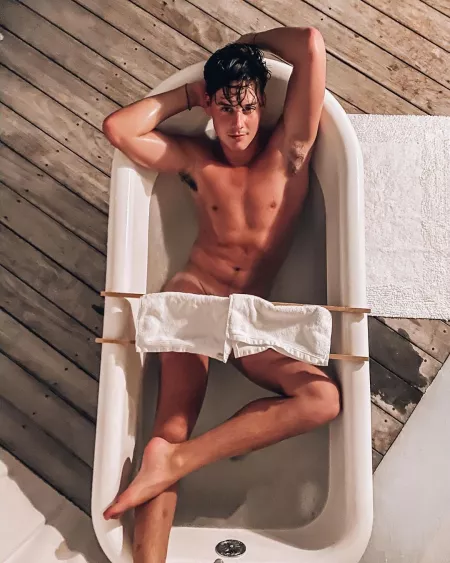 Aidan Faminoff - Canadian Diver by astroblueastro