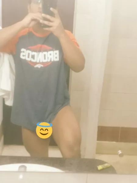 Aight who would sign a petition to get complimentary head in hotels?! by zarkstetix