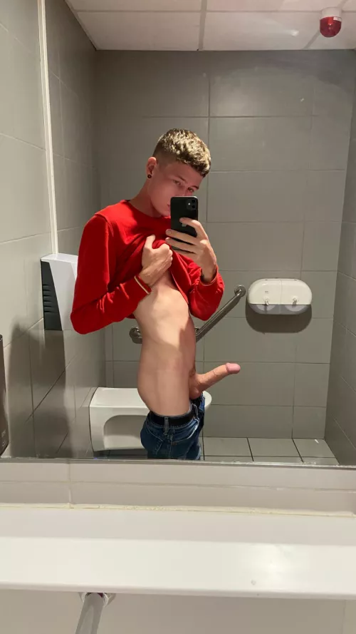 ✈️ Airport restrooms get me in this mood 😏🍆 by Craig-Kennedy