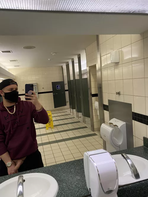 Airport washroom to myself by gps2791