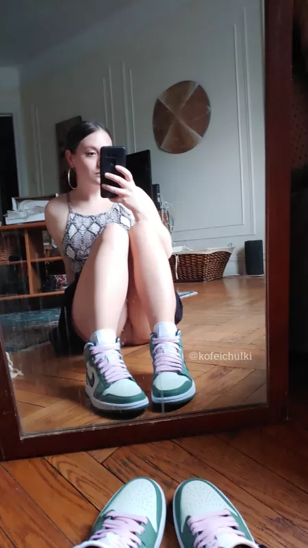 AJ1 Pantyhose Upskirt (no panties 👅) by coffeeandstockings