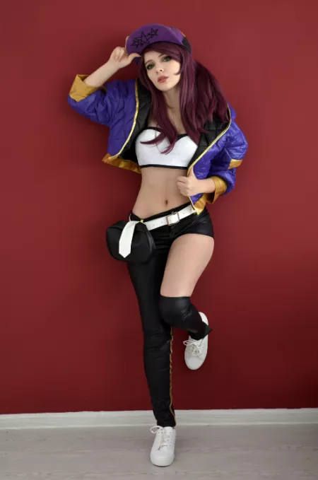 Akali in her full outfit and with pants :D by irina_sabetskaya
